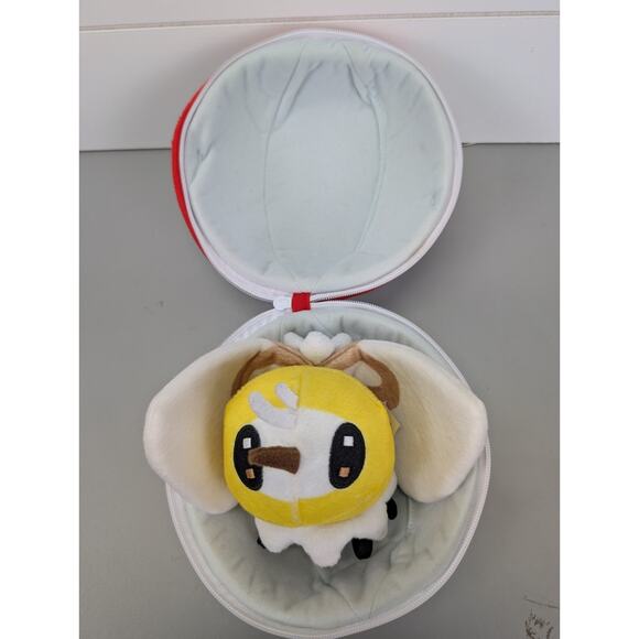 Pokemon Cutiefly And Premier Zipped Poke Ball Plush Soft Toy Tomy 2017 Cutie Fly - Picture 1 of 13
